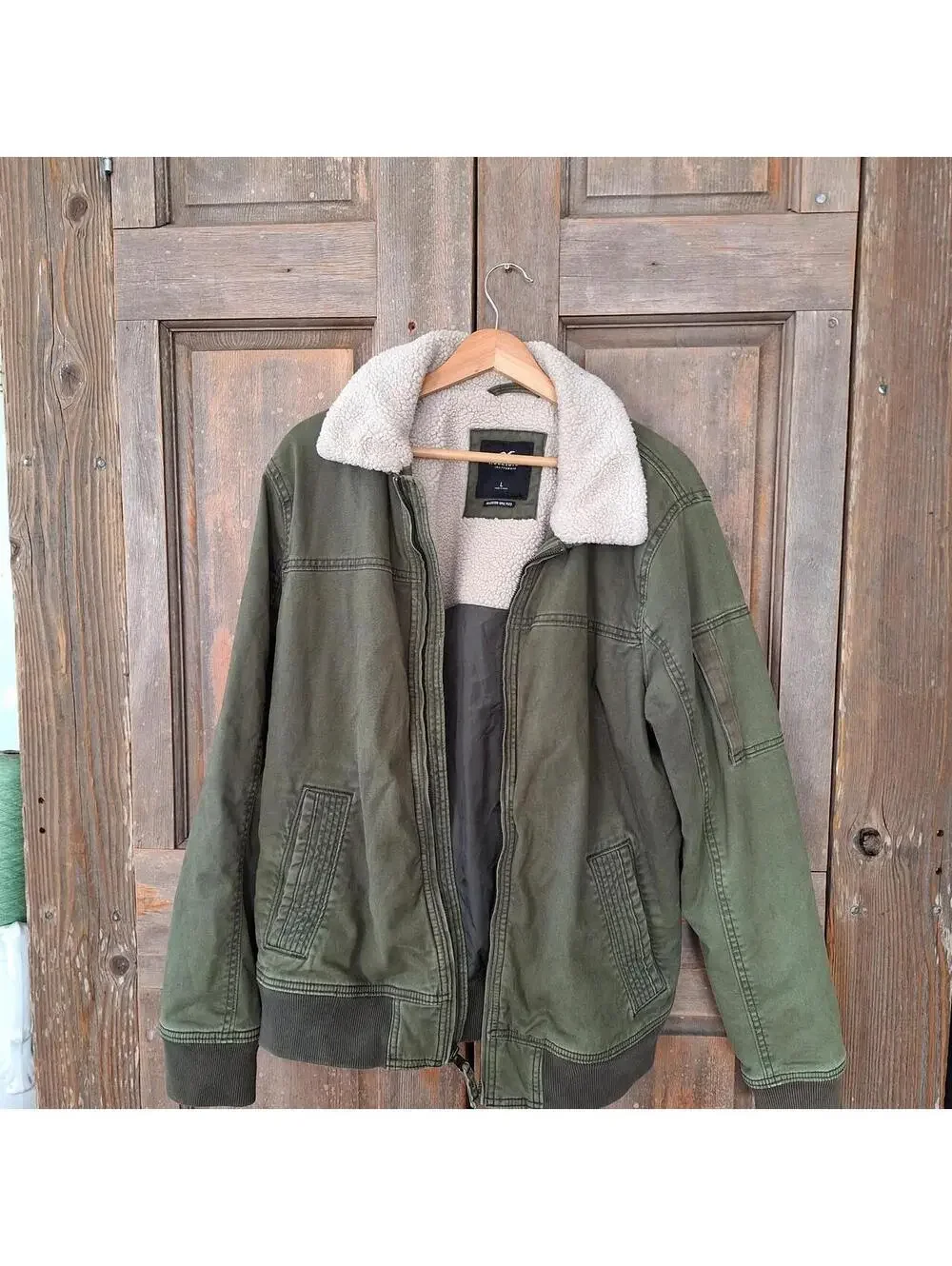 VTG Y2K, Hollister Co. / Abercrombie, military olive bomber jacket, sherpa, L